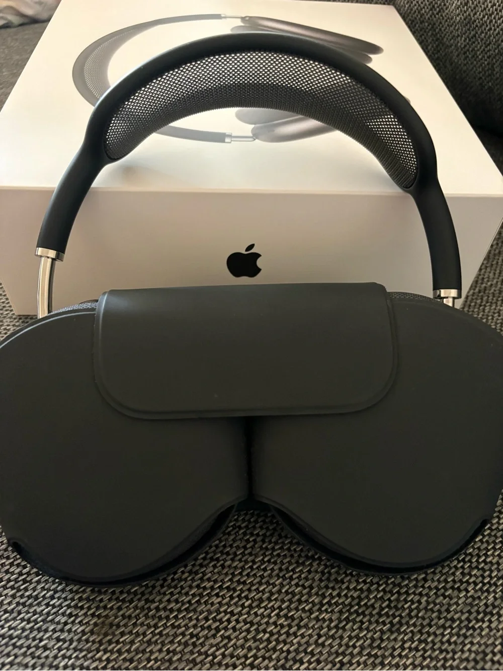 Apple AirPods Max - Space Gray 1st Generation